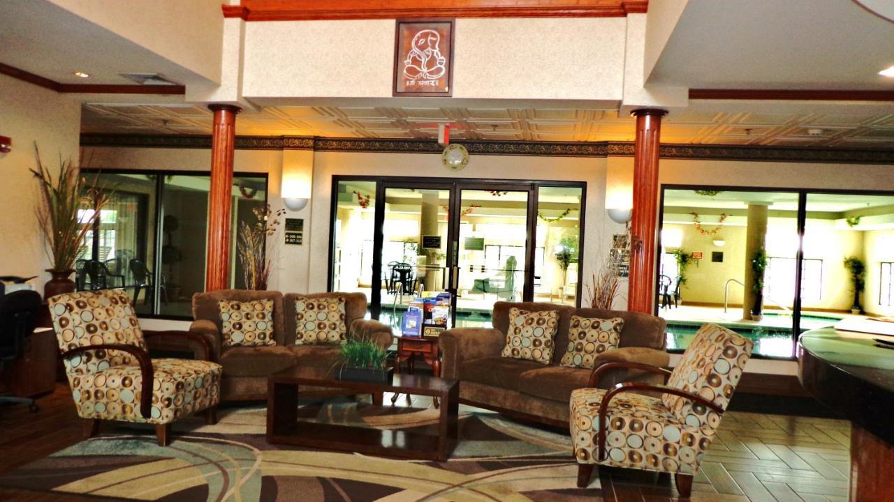 Inn & Suites Меррилвилл Экстерьер фото