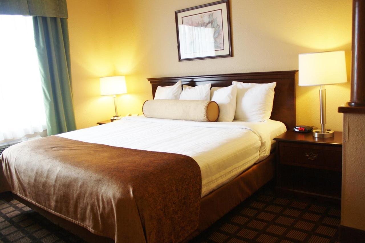 Inn & Suites Меррилвилл Экстерьер фото