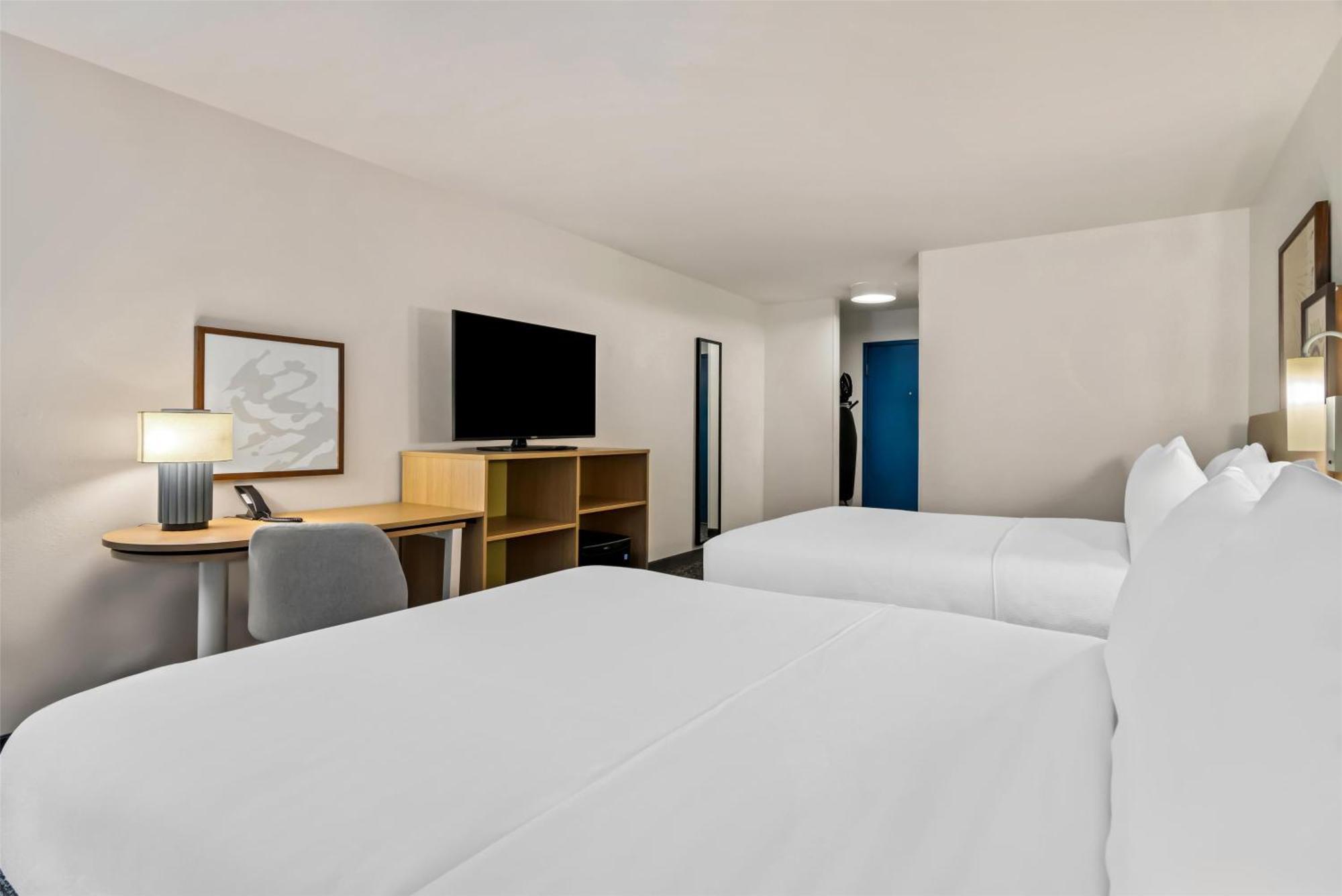 Inn & Suites Меррилвилл Экстерьер фото